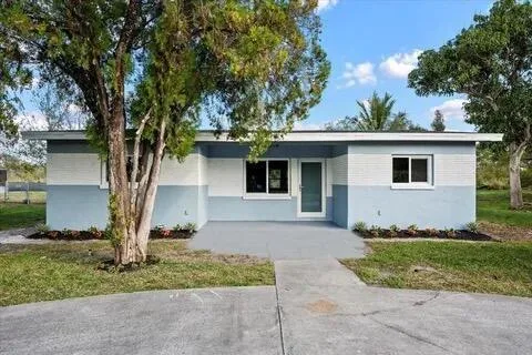 4610 SUNSET Boulevard, Fort Pierce, FL 34982