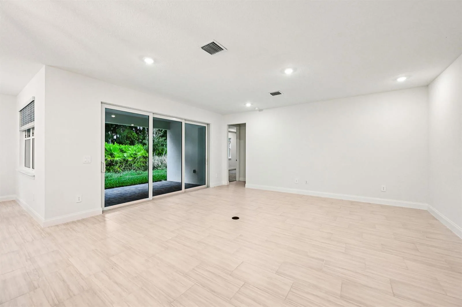 5625 Hampton Park Circle, Vero Beach, FL 32966 photo 5