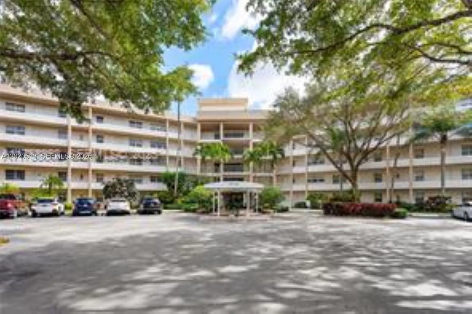 3800 Oaks Clubhouse Dr # 307, Pompano Beach, FL 33069