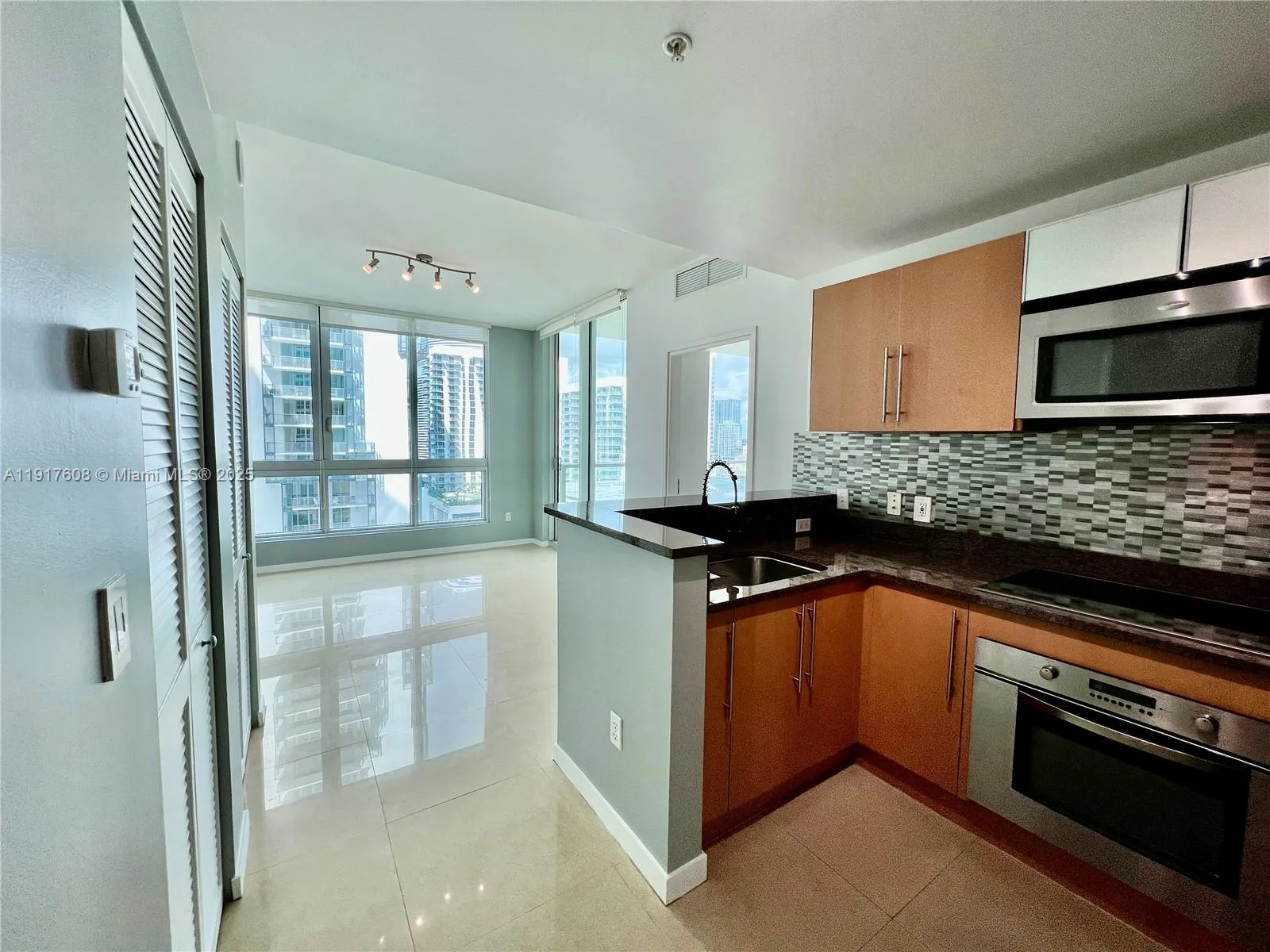 300 S Biscayne Blvd # T-3411, Miami, FL 33131