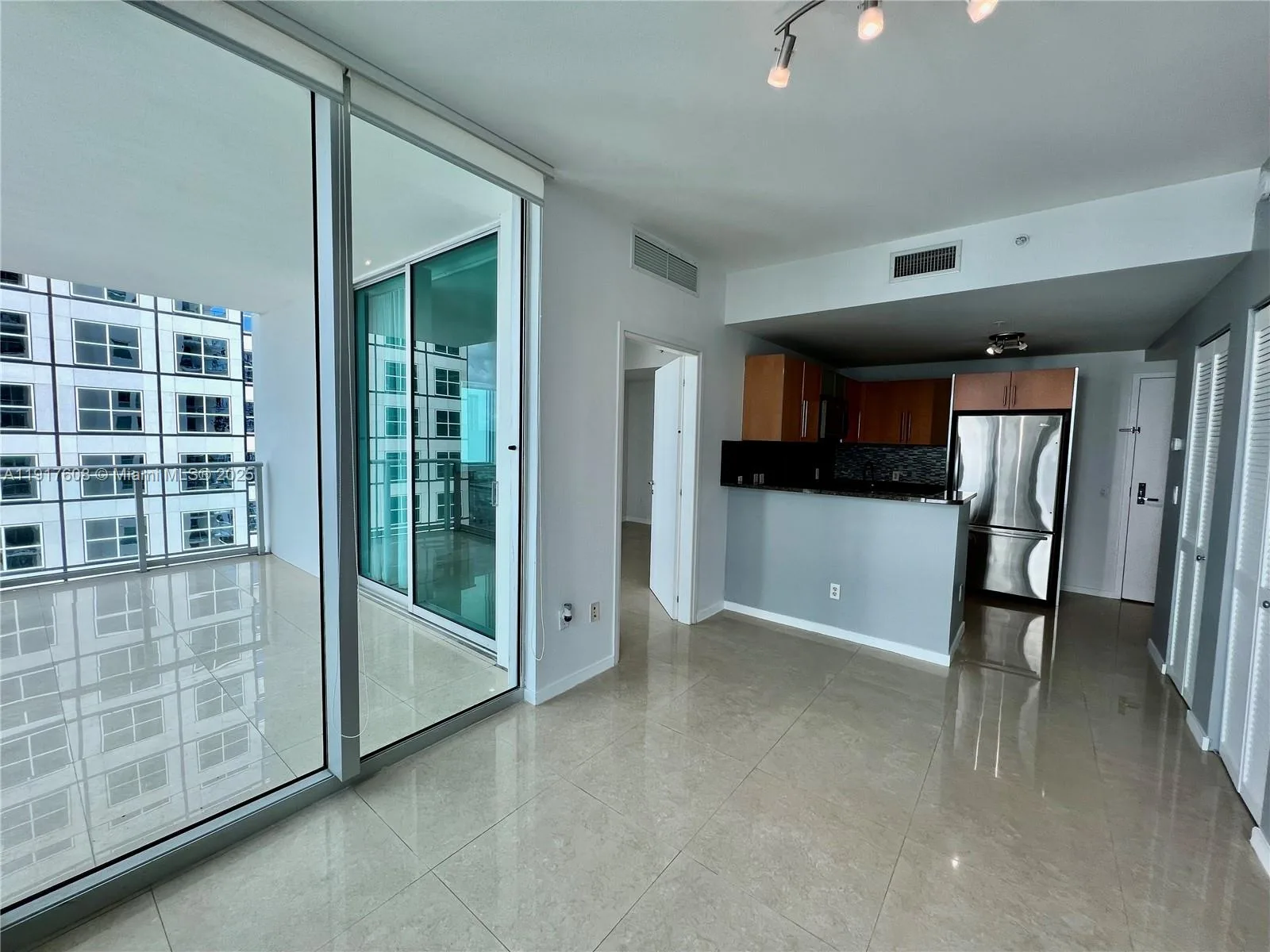 300 S Biscayne Blvd # T-3411, Miami, FL 33131 photo 13
