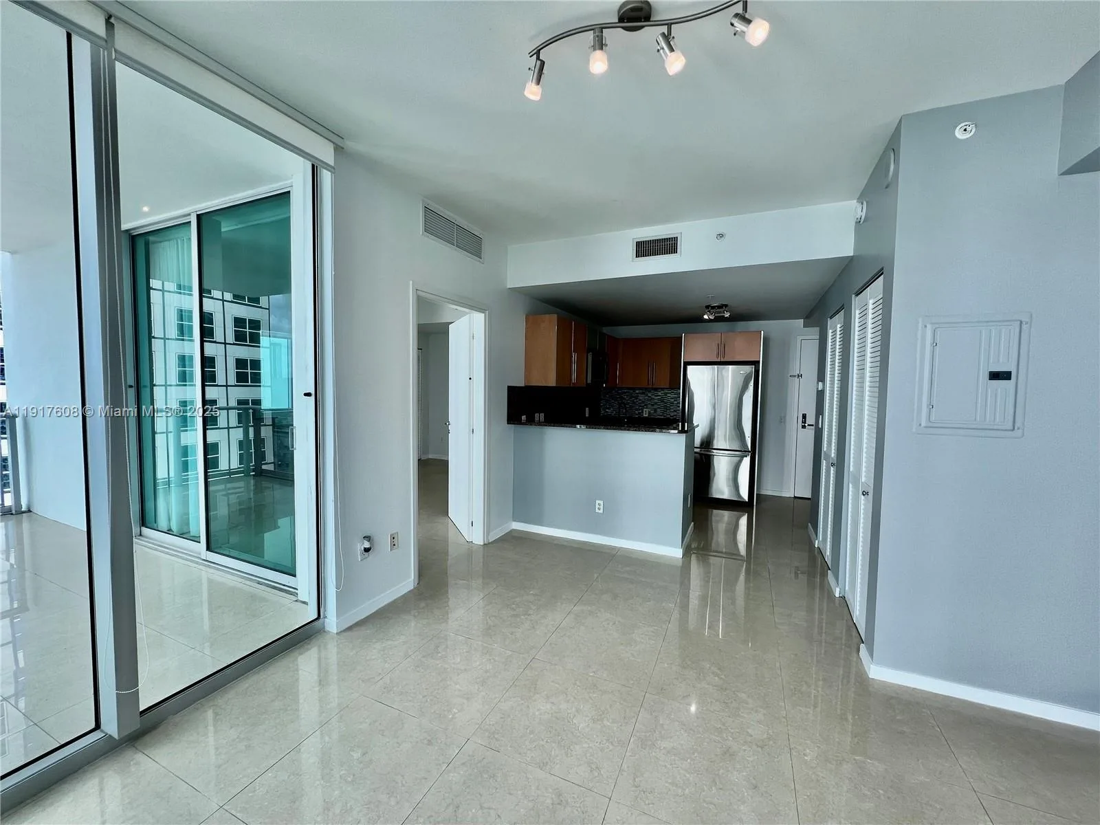 300 S Biscayne Blvd # T-3411, Miami, FL 33131 photo 4