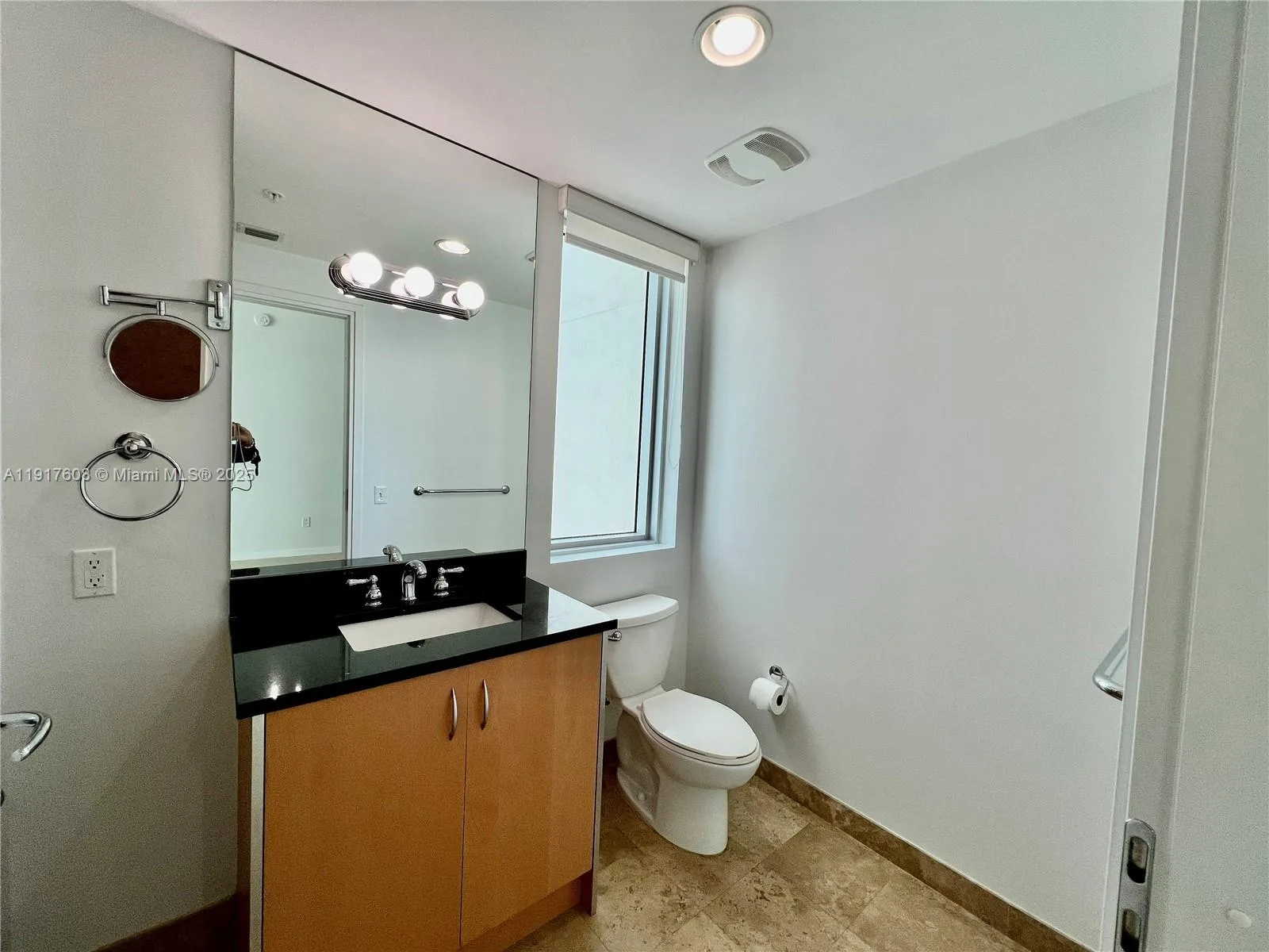 300 S Biscayne Blvd # T-3411, Miami, FL 33131 photo 9