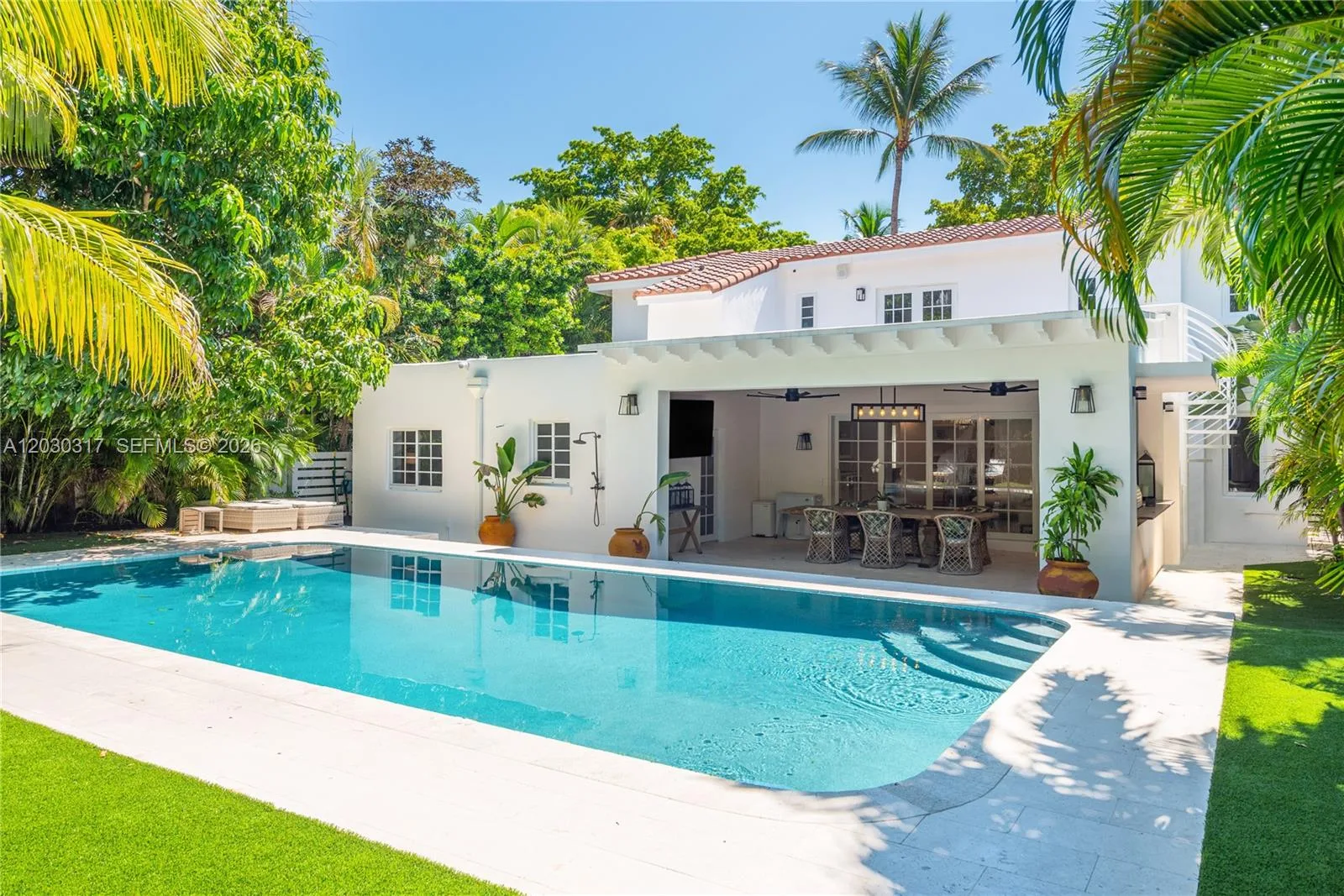 5236 Pine Tree Dr, Miami Beach, FL 33140