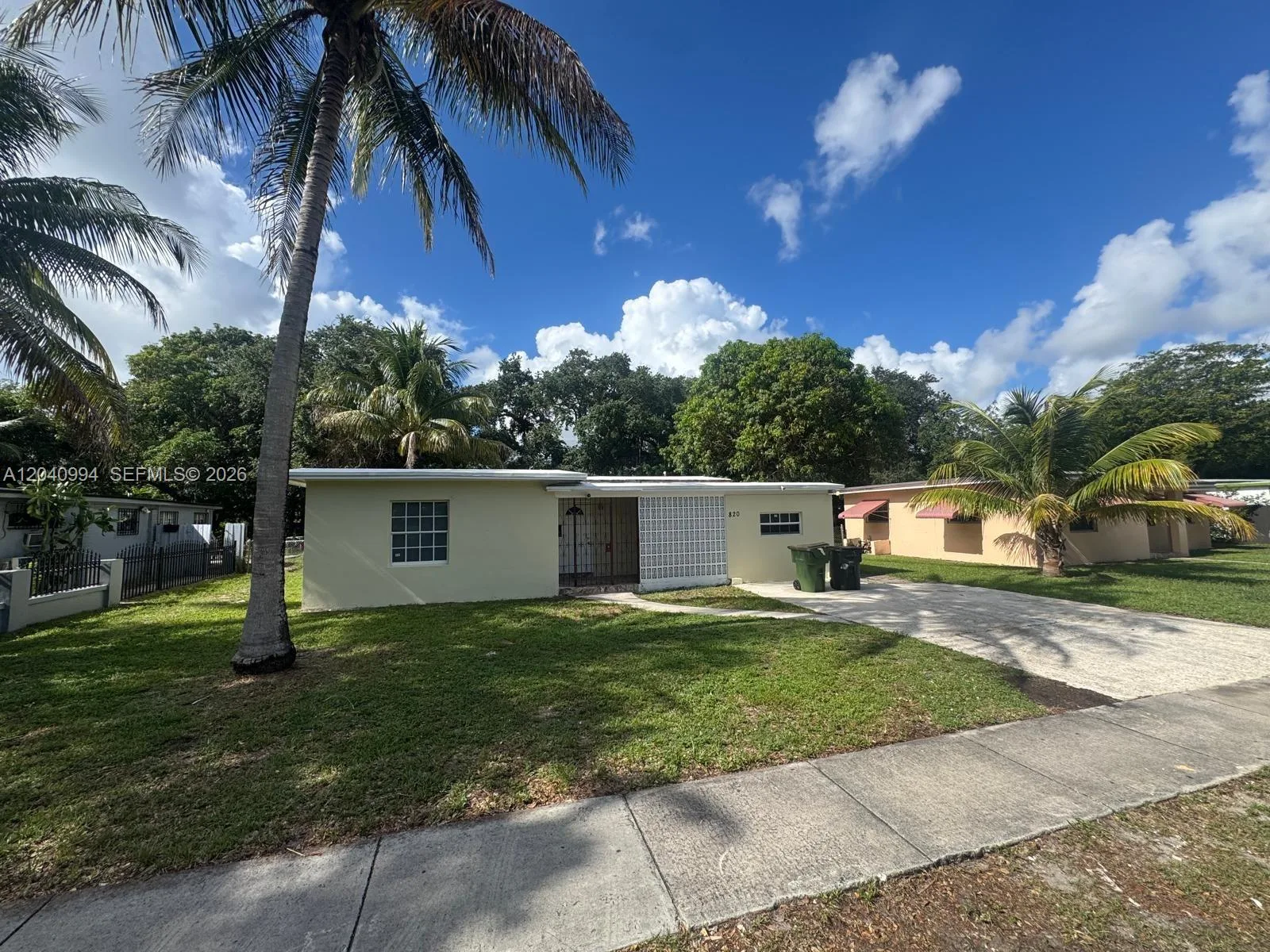 820 NE 141st St, North Miami, FL 33161