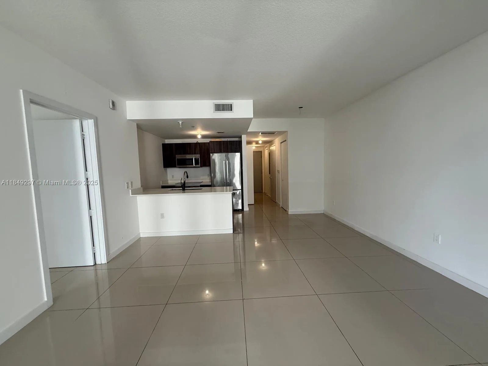 488 NE 18th St # 3204, Miami, FL 33132 photo 2