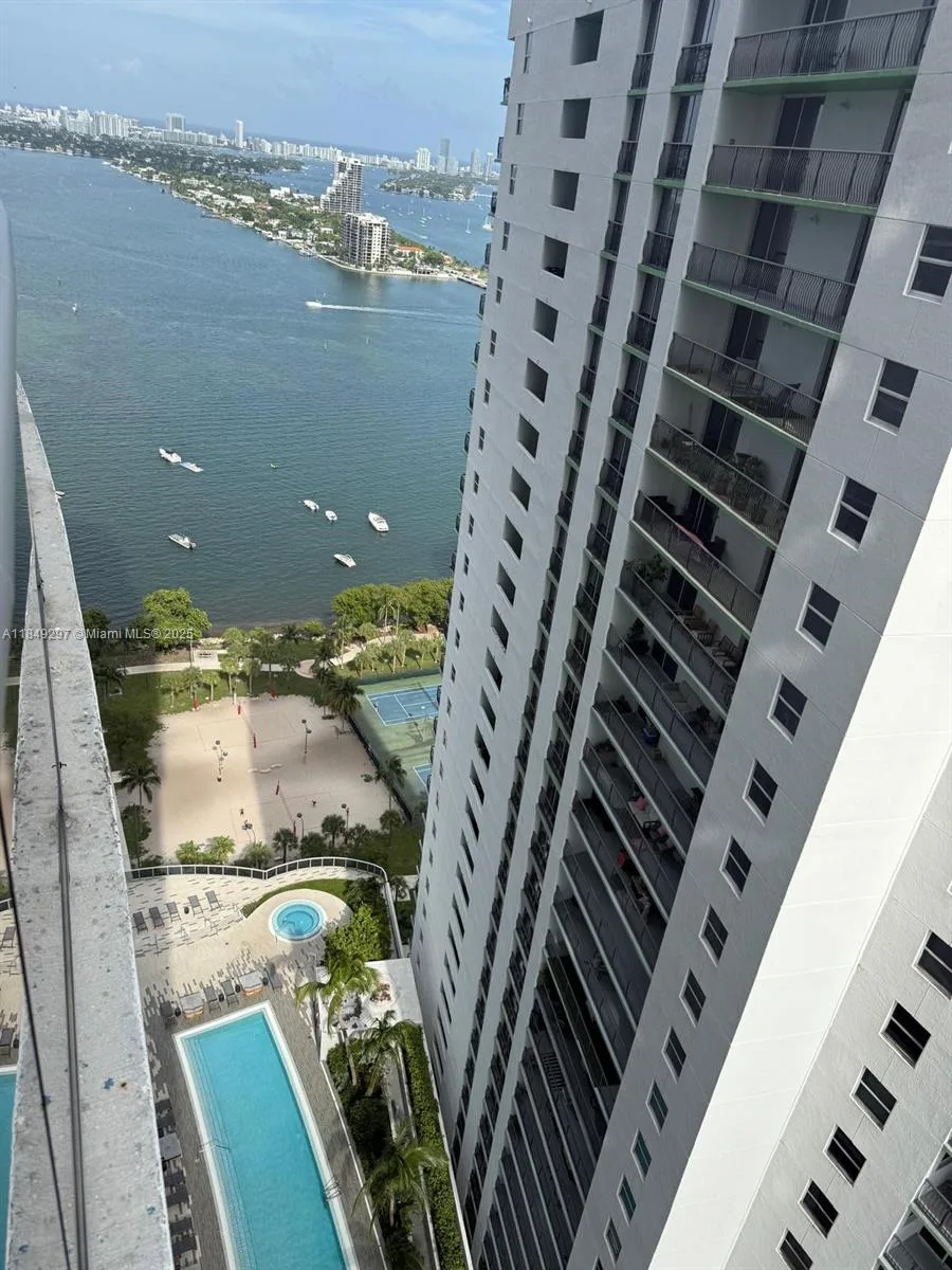 488 NE 18th St # 3204, Miami, FL 33132 photo 4