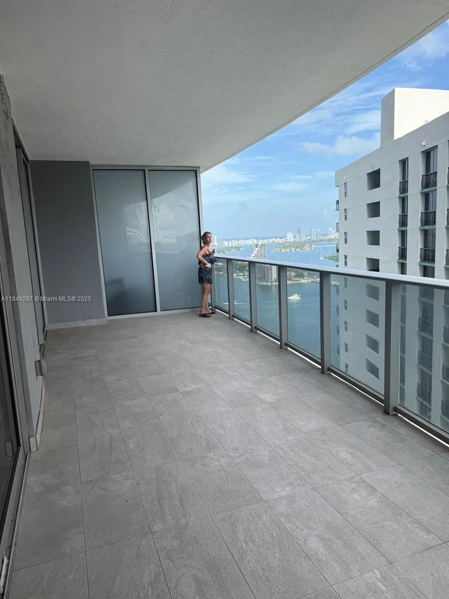 488 NE 18th St # 3204, Miami, FL 33132 photo 5