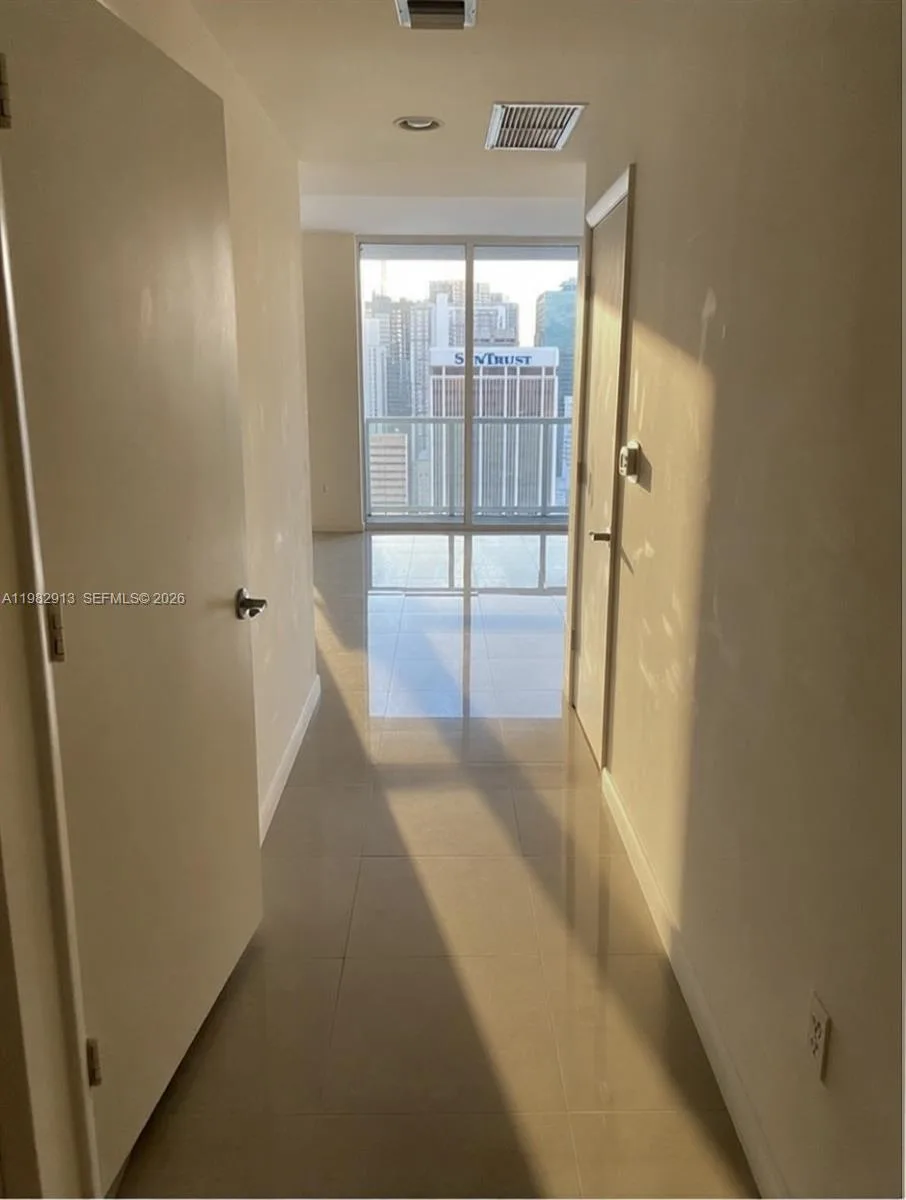 244 Biscayne Blvd # 3305, Miami, FL 33132 photo 5