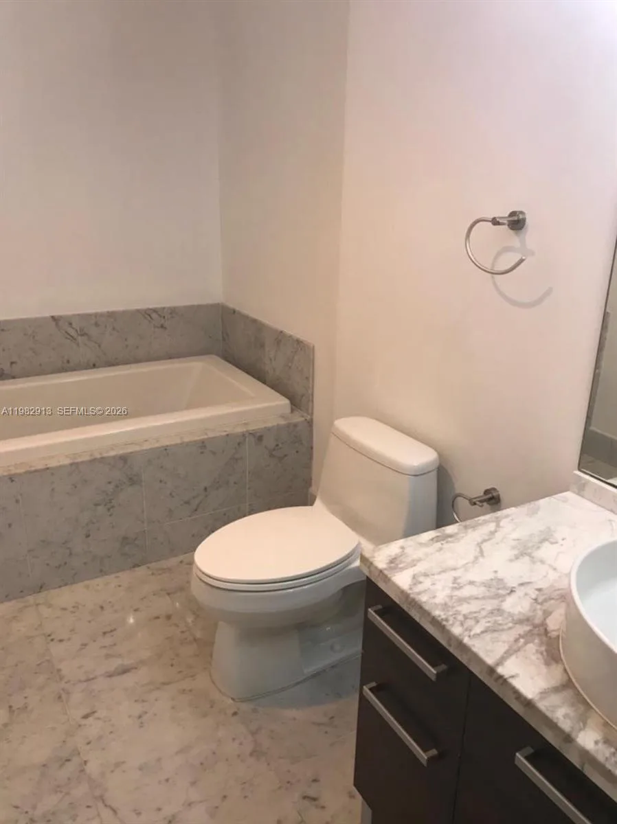 244 Biscayne Blvd # 3305, Miami, FL 33132 photo 8
