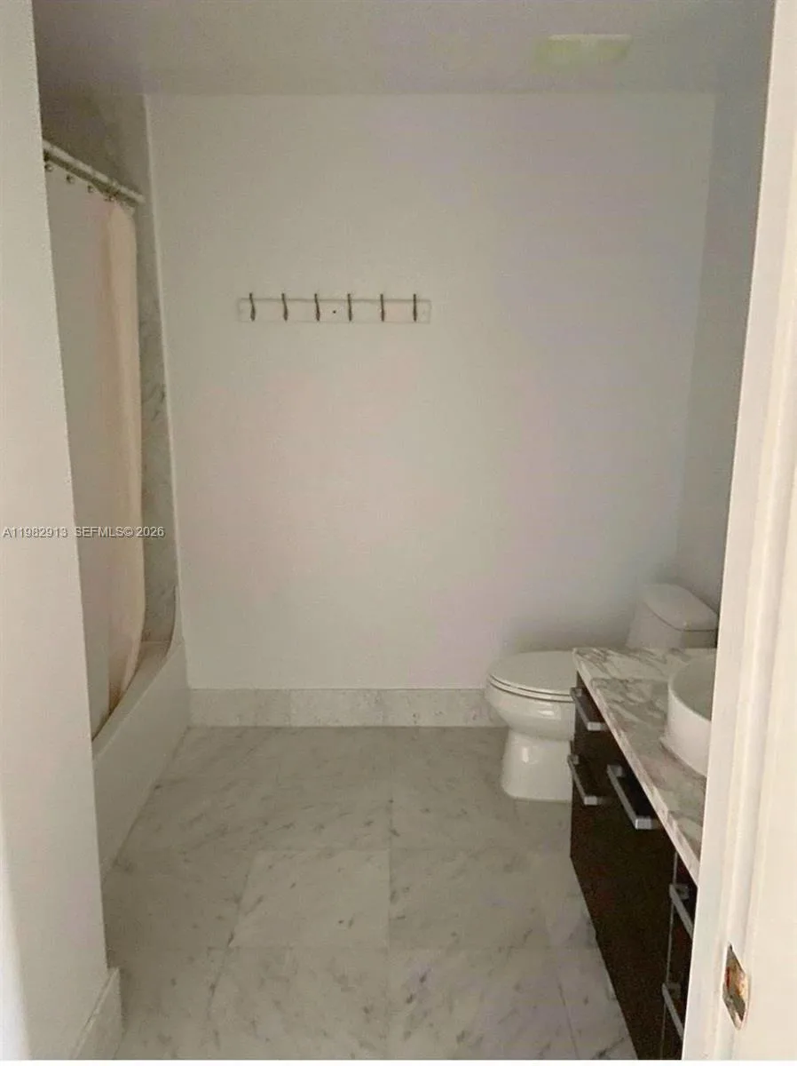 244 Biscayne Blvd # 3305, Miami, FL 33132 photo 9