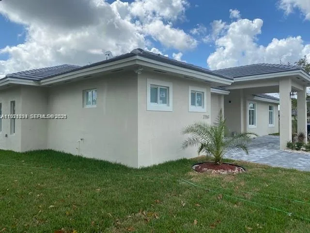 27561 SW 162nd Ct, Homestead, FL 33031 photo 2