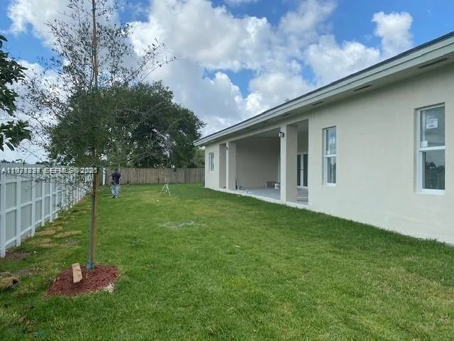 27561 SW 162nd Ct, Homestead, FL 33031 photo 3