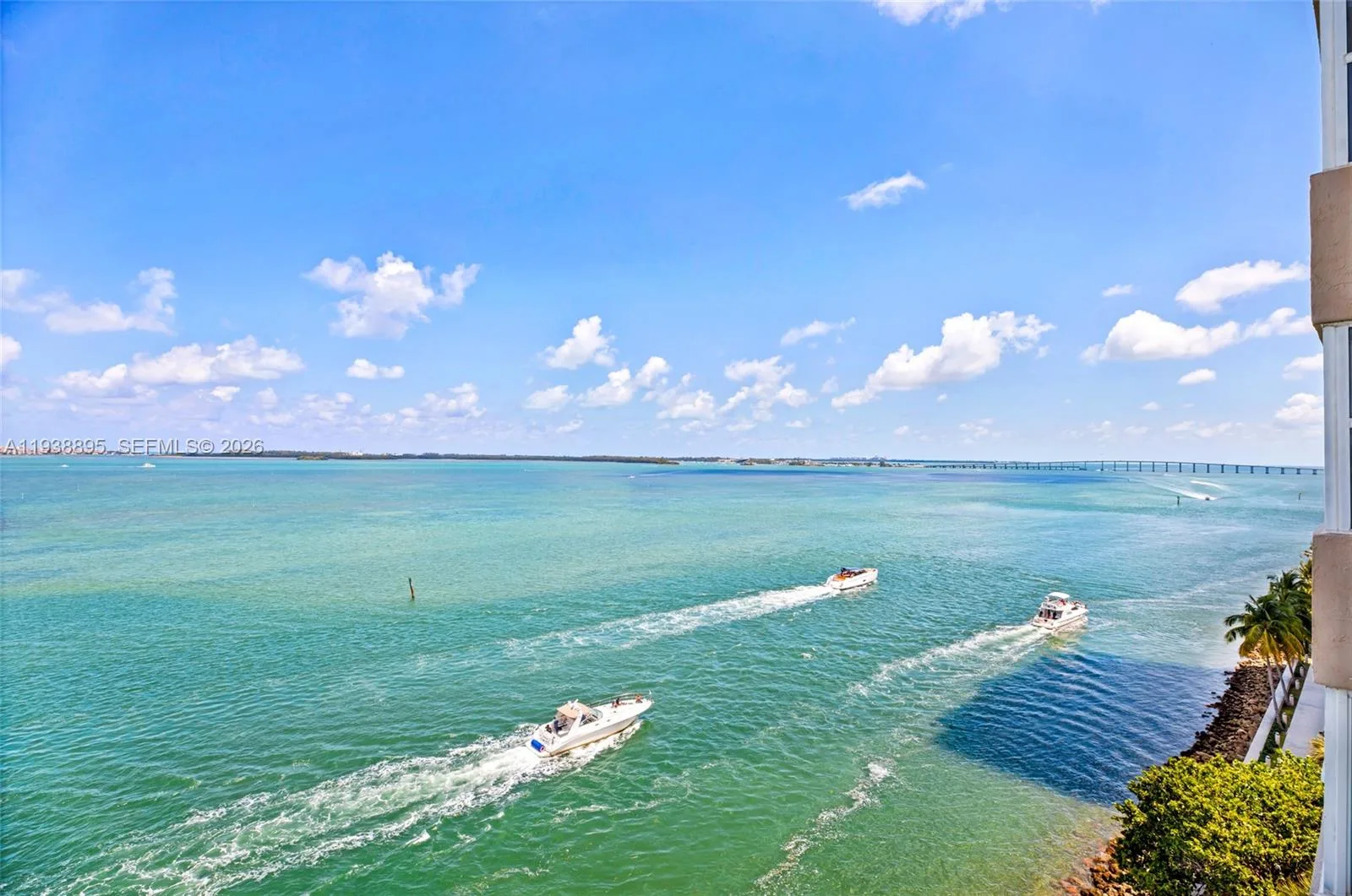 770 Claughton Island Dr # 915, Miami, FL 33131