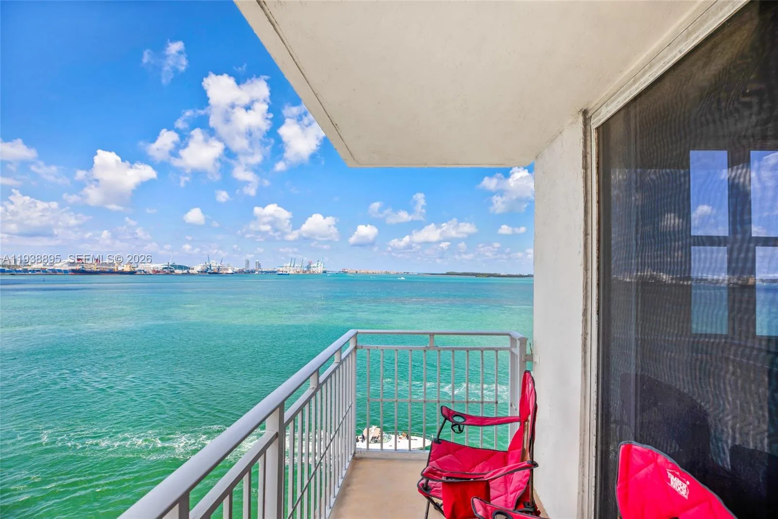 770 Claughton Island Dr # 915, Miami, FL 33131 photo 2