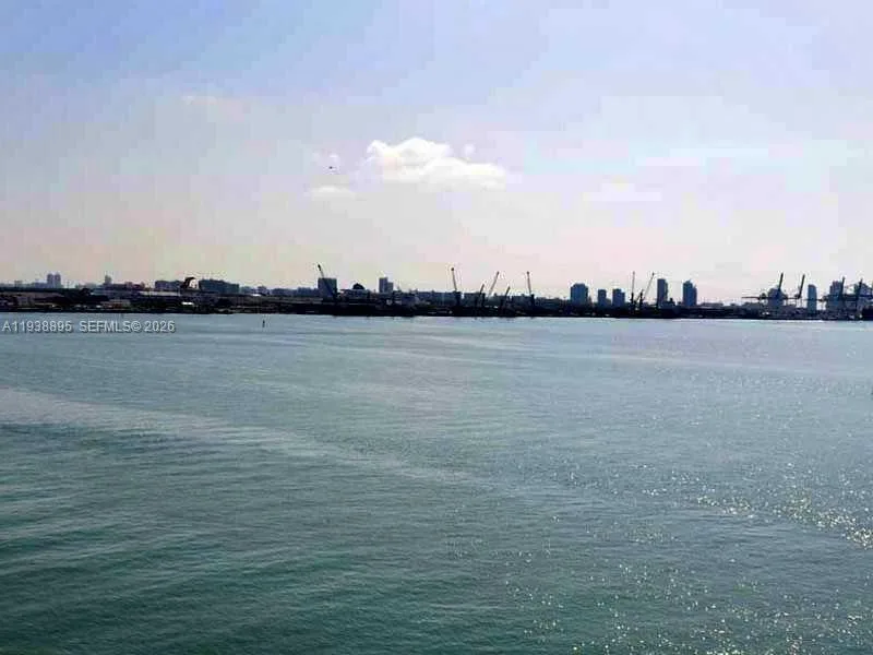 770 Claughton Island Dr # 915, Miami, FL 33131 photo 3