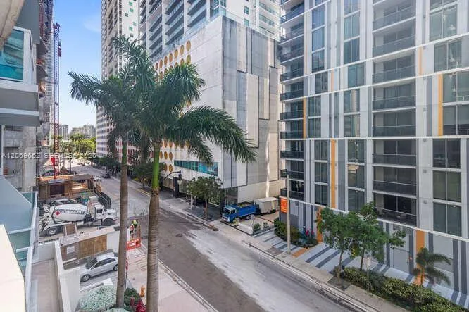 41 SE 5th St # 308, Miami, FL 33131 photo 13