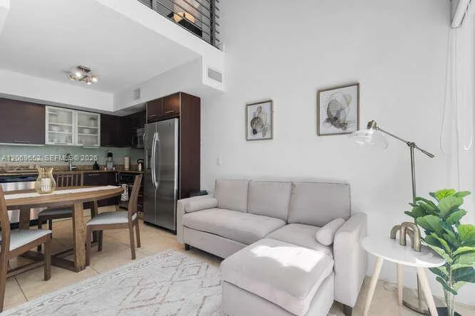 41 SE 5th St # 308, Miami, FL 33131 photo 2