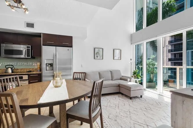 41 SE 5th St # 308, Miami, FL 33131 photo 4