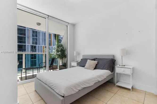 41 SE 5th St # 308, Miami, FL 33131 photo 6