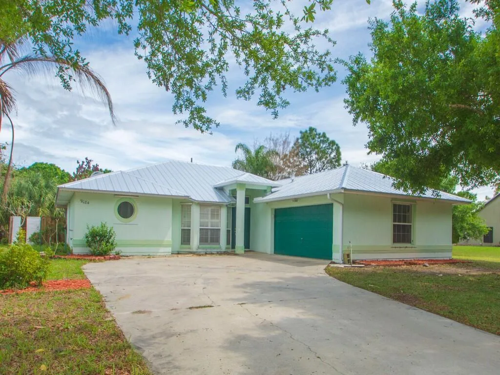 9084 102nd Avenue, Vero Beach, FL 32967