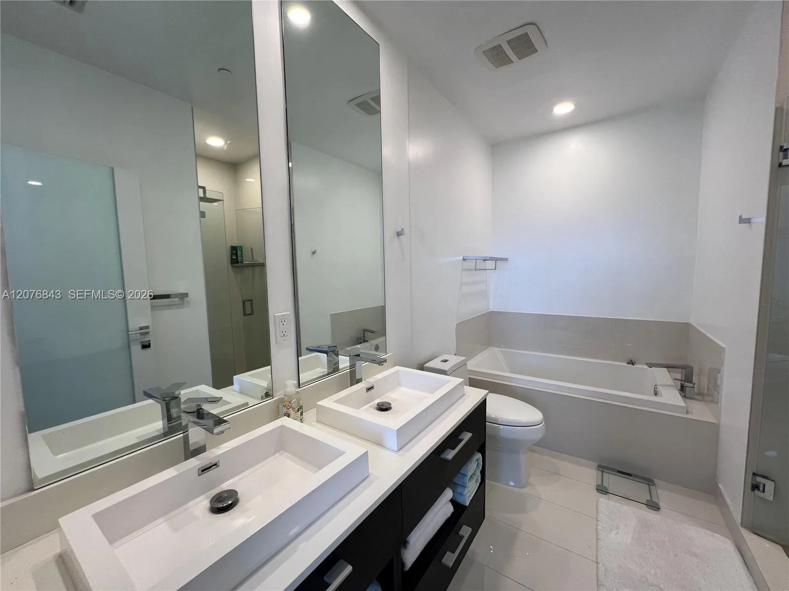 45 SW 9th St # 4408, Miami, FL 33130 photo 8