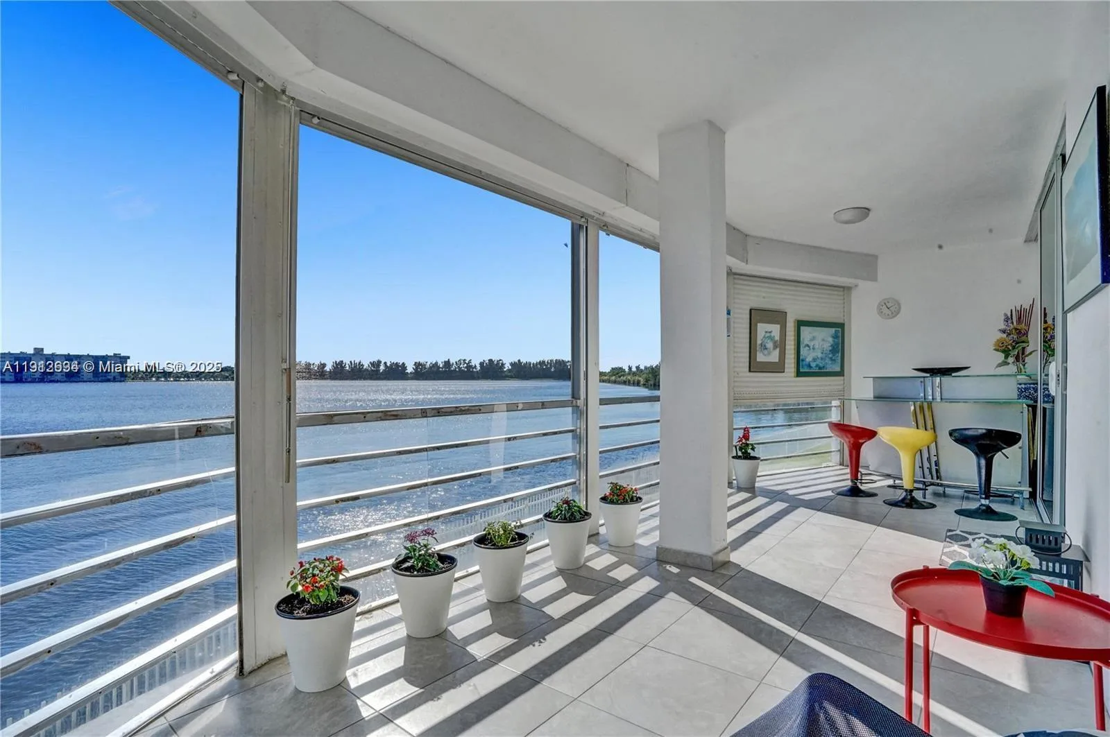 1000 NE 191st St # 21, Miami, FL 33179
