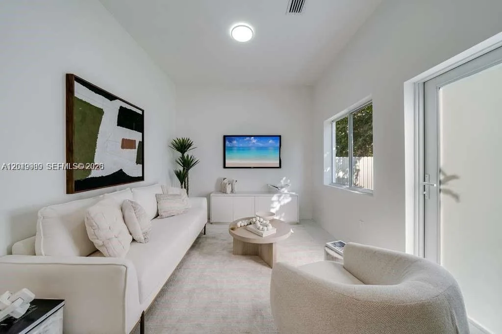 2938 NW 27th St # 2938, Miami, FL 33142 photo 12