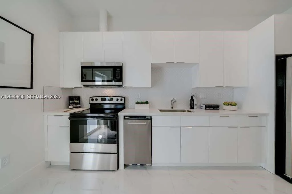 2938 NW 27th St # 2938, Miami, FL 33142 photo 3