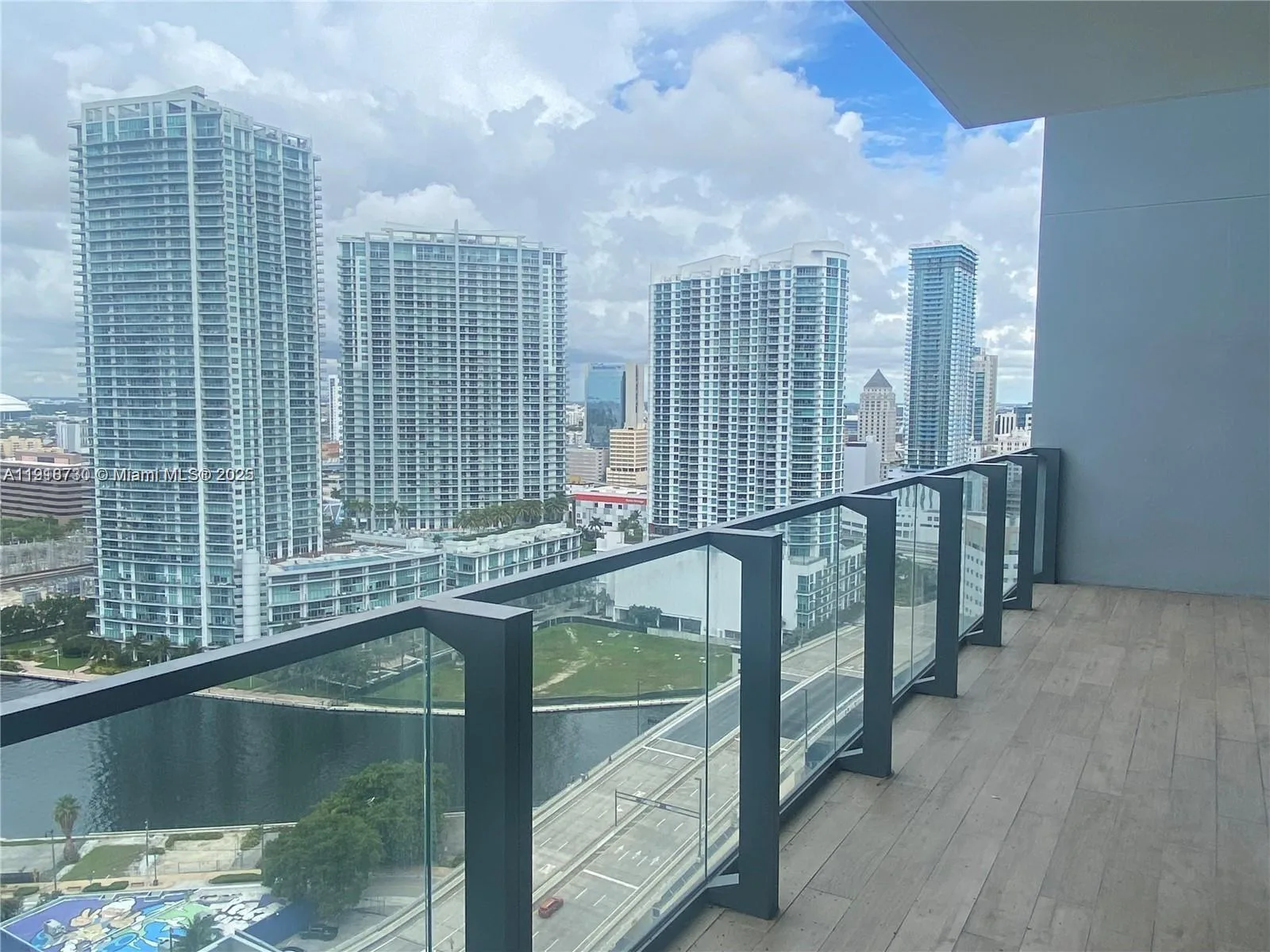68 SE 6th St # 2106, Miami, FL 33131
