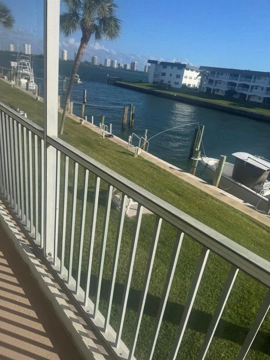 100 PARADISE HARBOUR Boulevard # 212, North Palm Beach, FL 33408 photo 6