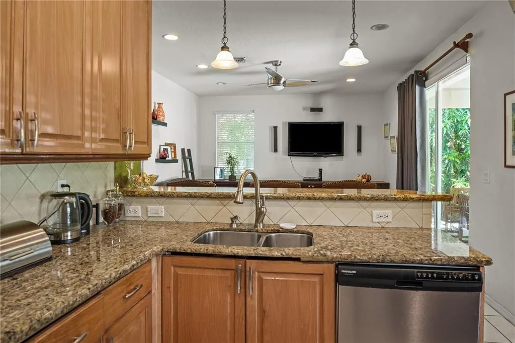 8209 SW 173rd Terrace, Palmetto Bay, FL 33157 photo 9