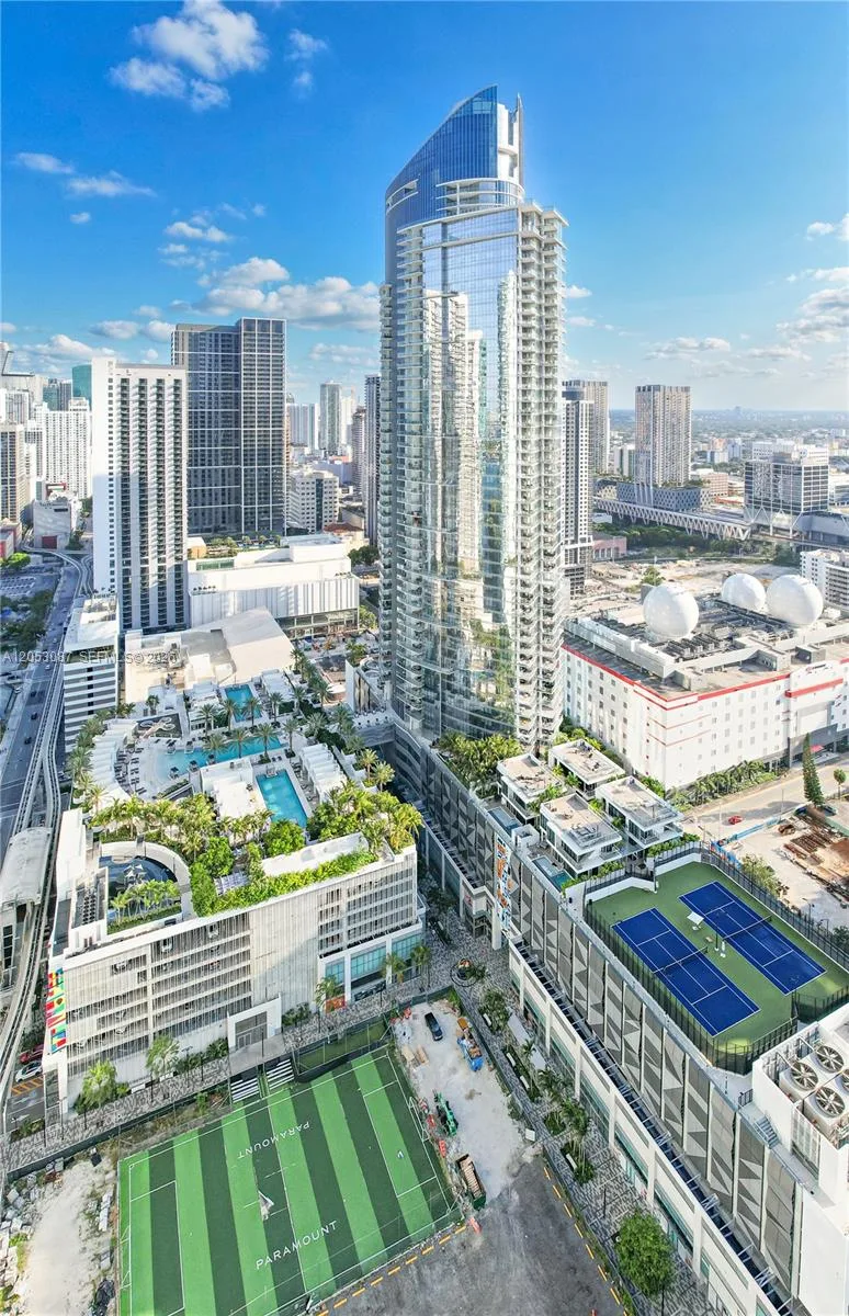 851 NE 1st Ave # 1701, Miami, FL 33132