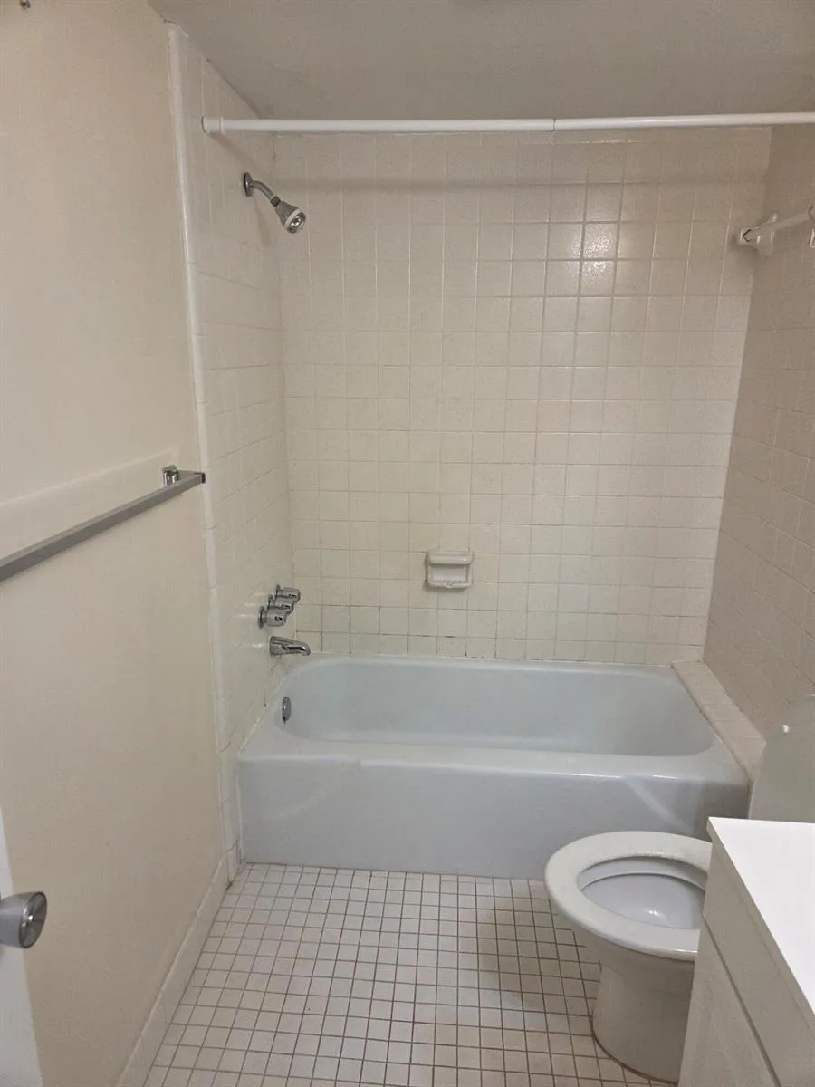 2302 SUNRISE Boulevard # 105, Fort Pierce, FL 34982