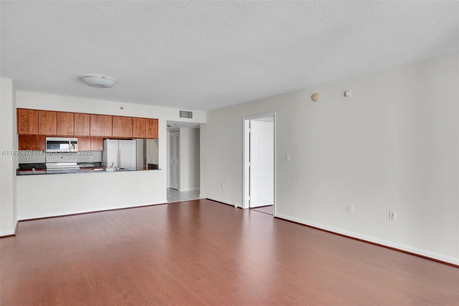 1200 Brickell Bay Dr # 2821, Miami, FL 33131 photo 2