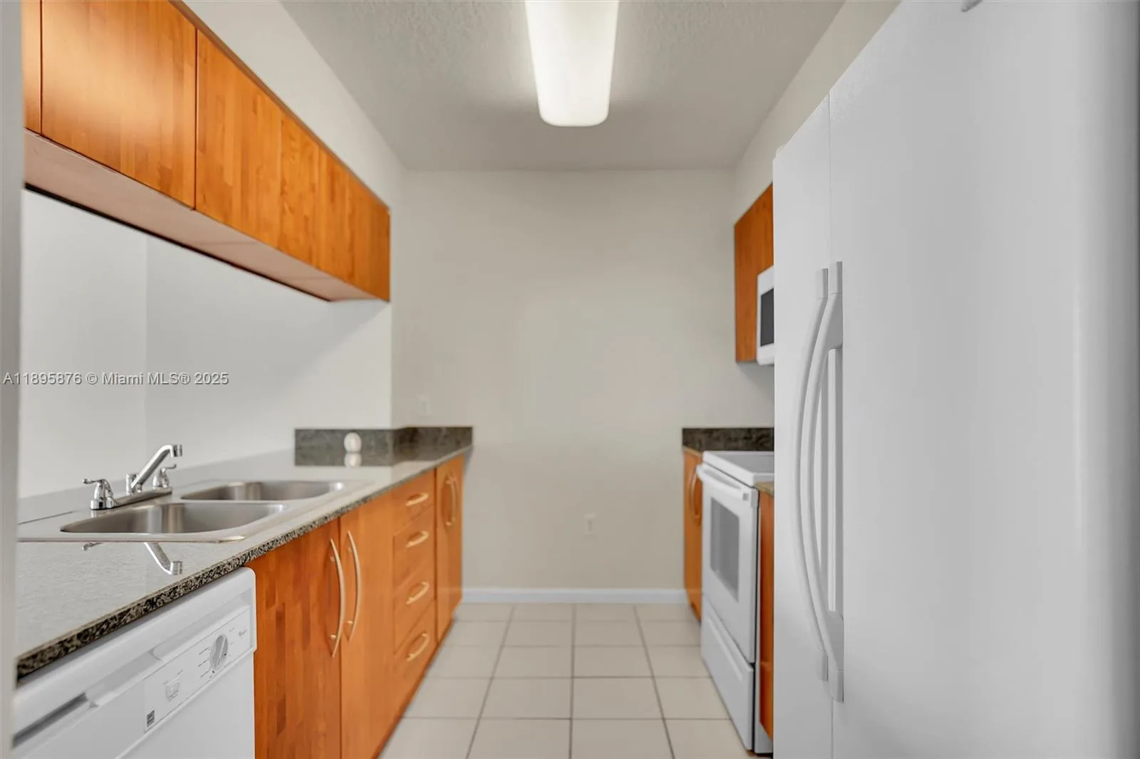 1200 Brickell Bay Dr # 2821, Miami, FL 33131 photo 4