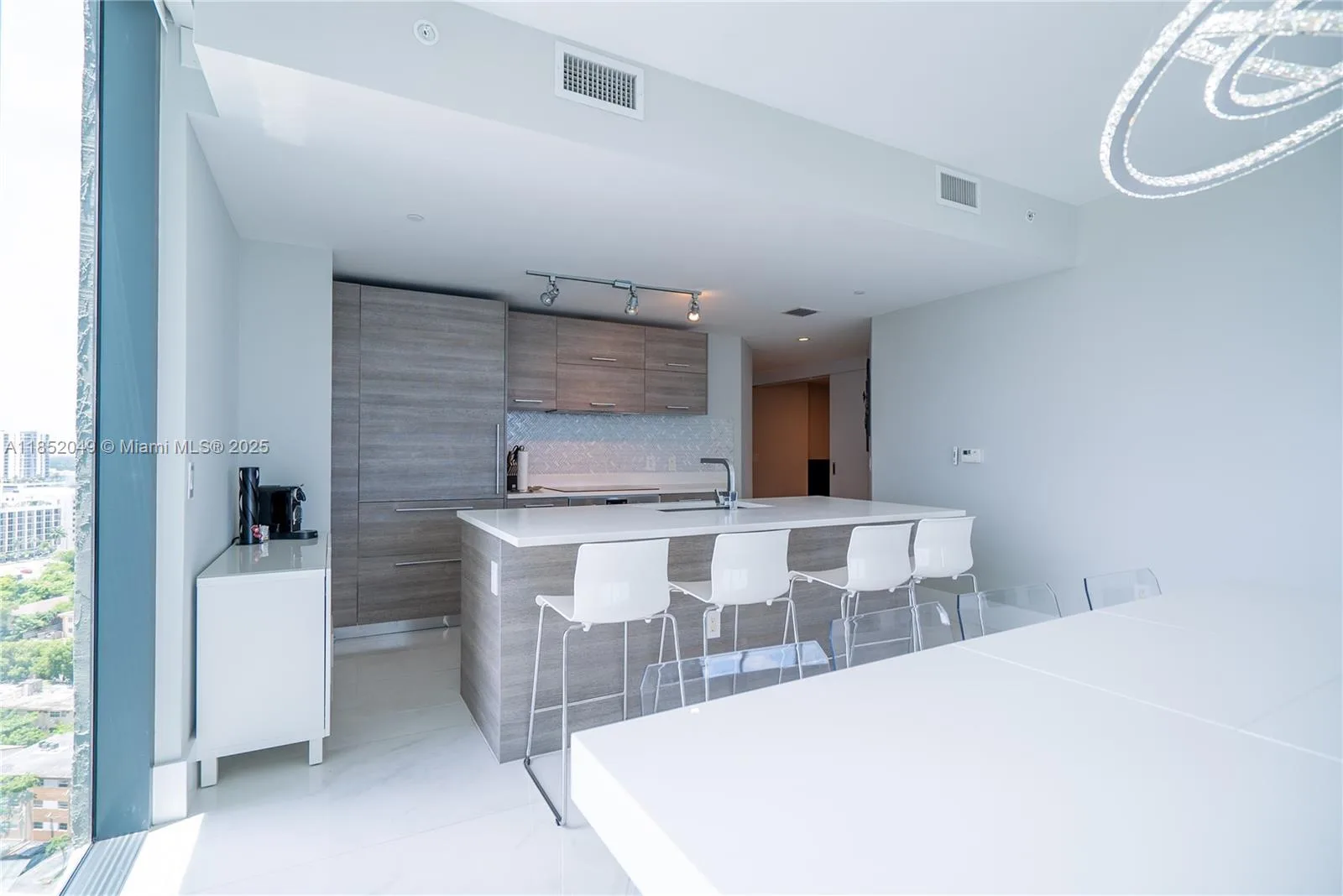 650 NE 32nd St # 1701, Miami, FL 33137 photo 5