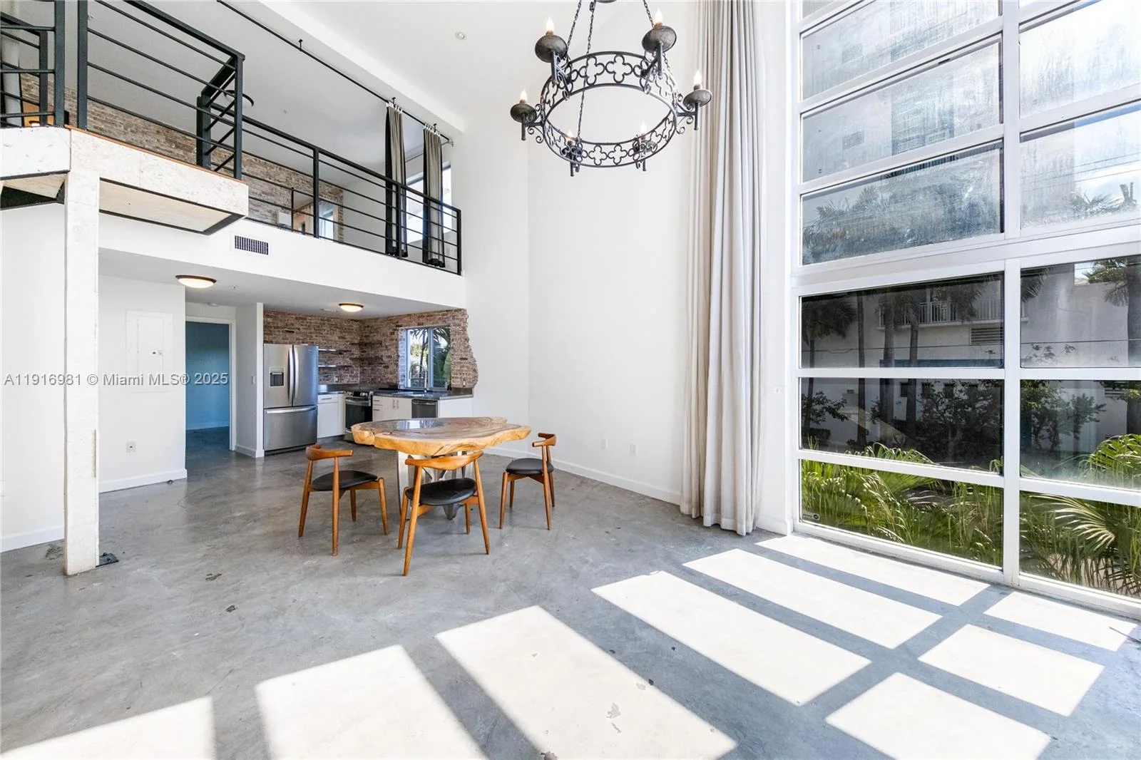 7700 Collins Ave # 2, Miami Beach, FL 33141