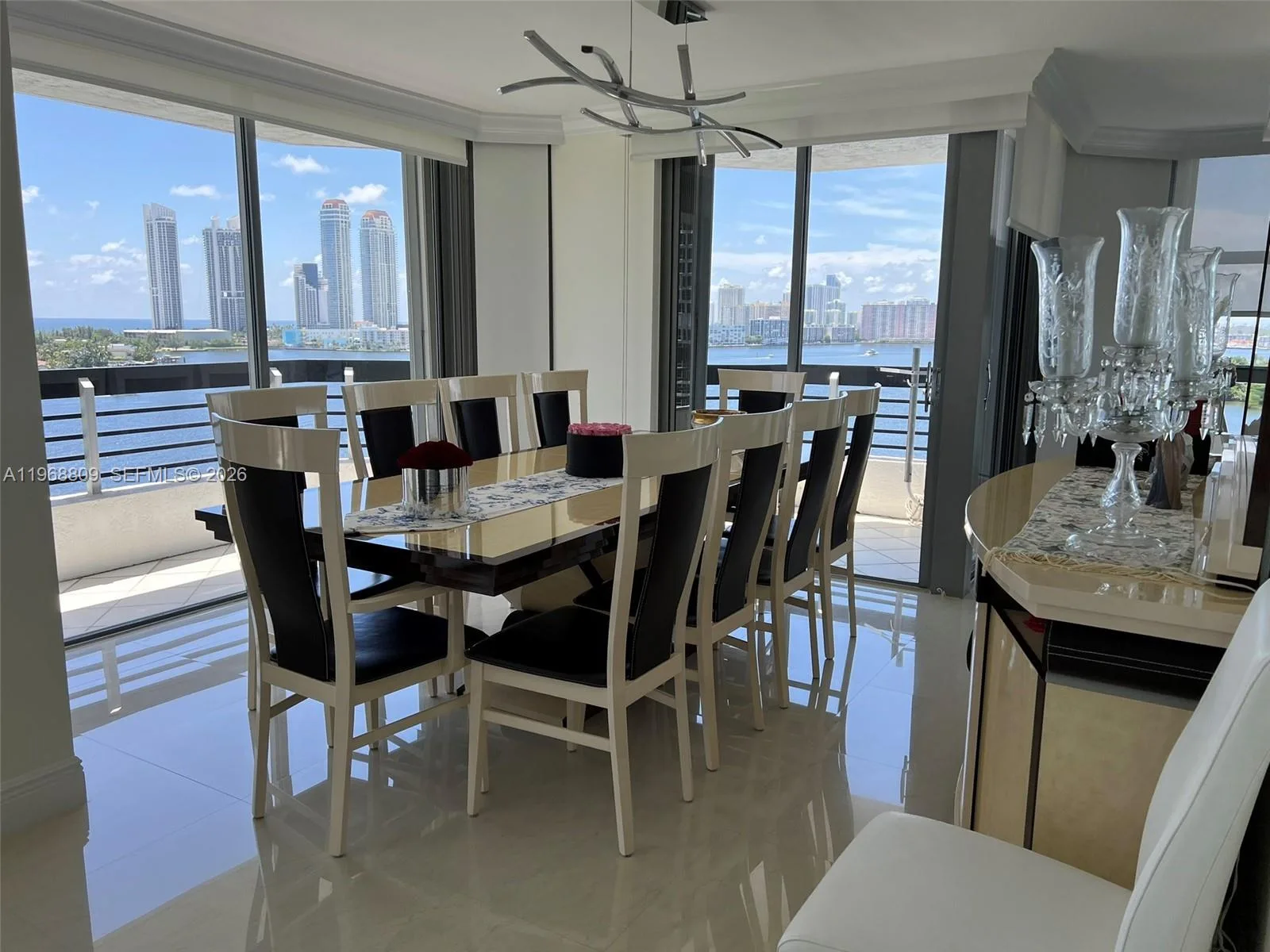 3530 Mystic Pointe Dr # 1215, Aventura, FL 33180
