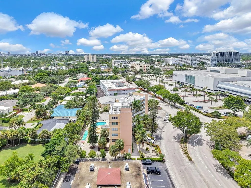 2400 NE 9th St # 201, Fort Lauderdale, FL 33304 photo 2