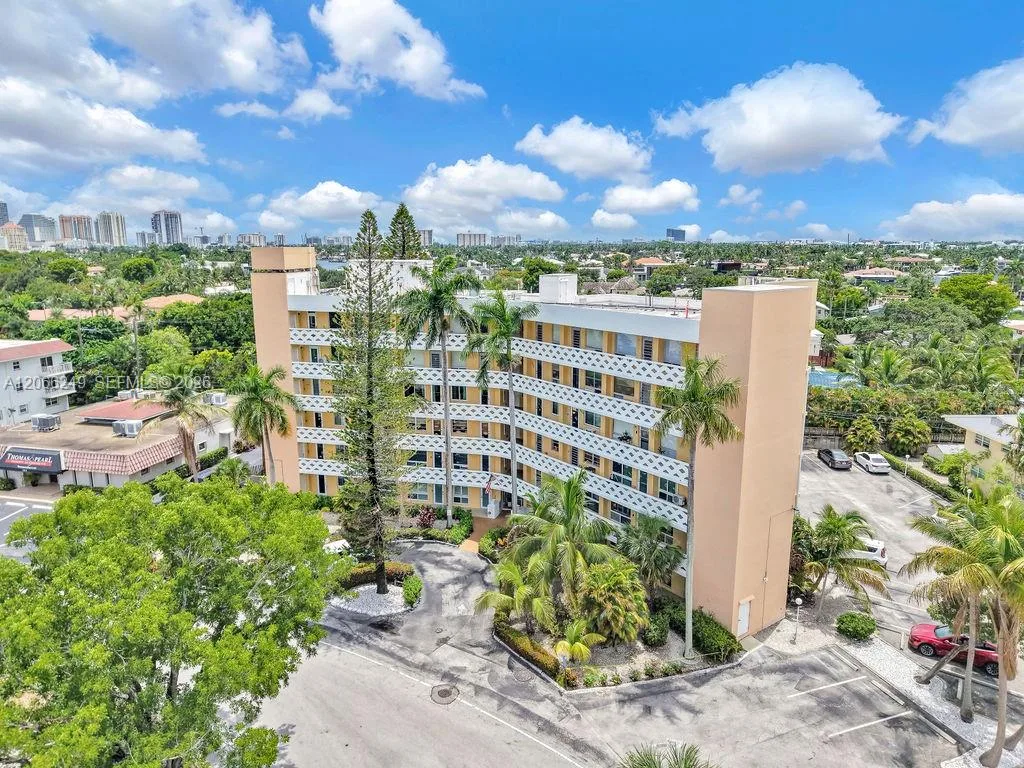2400 NE 9th St # 201, Fort Lauderdale, FL 33304 photo 3