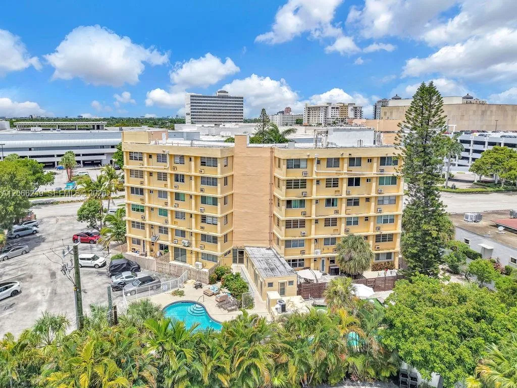 2400 NE 9th St # 201, Fort Lauderdale, FL 33304 photo 4