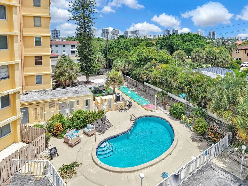 2400 NE 9th St # 201, Fort Lauderdale, FL 33304 photo 5