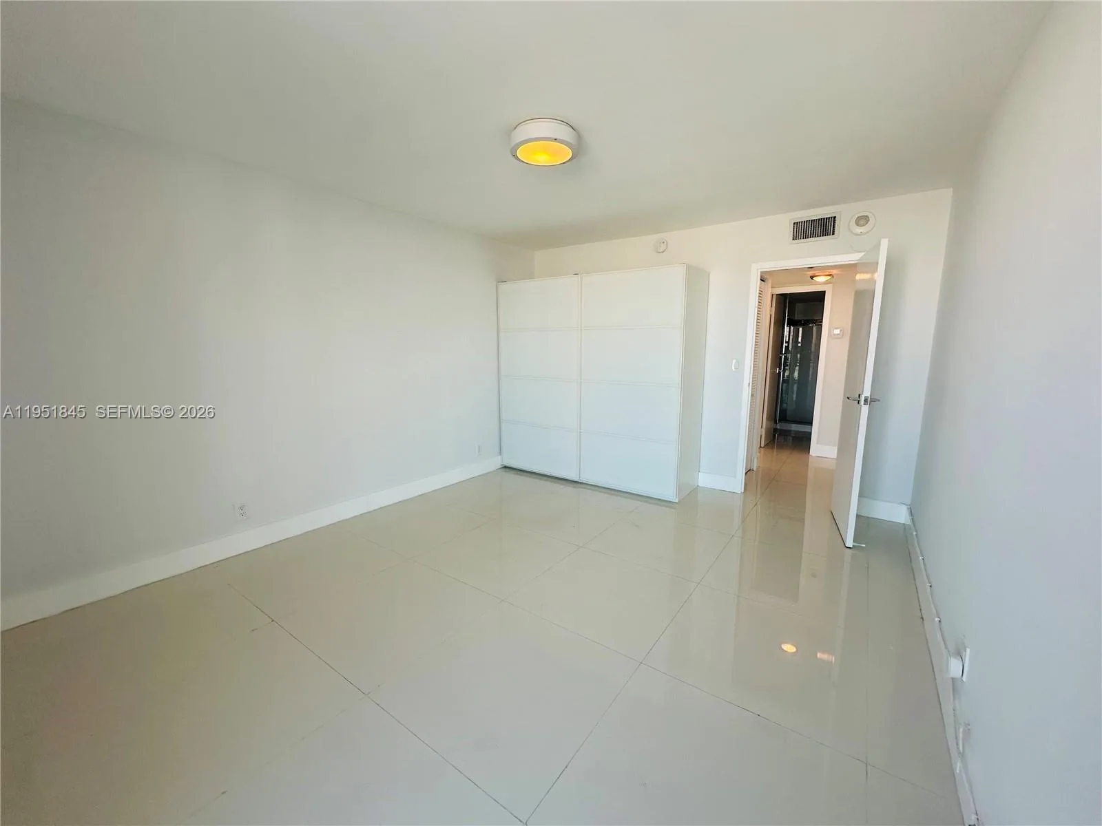 100 Bayview Dr # 1528, Sunny Isles Beach, FL 33160 photo 12