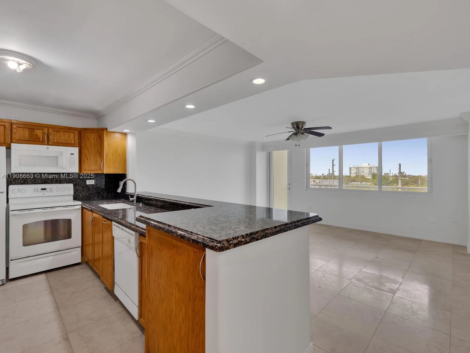 7135 Collins Ave # 523, Miami Beach, FL 33141