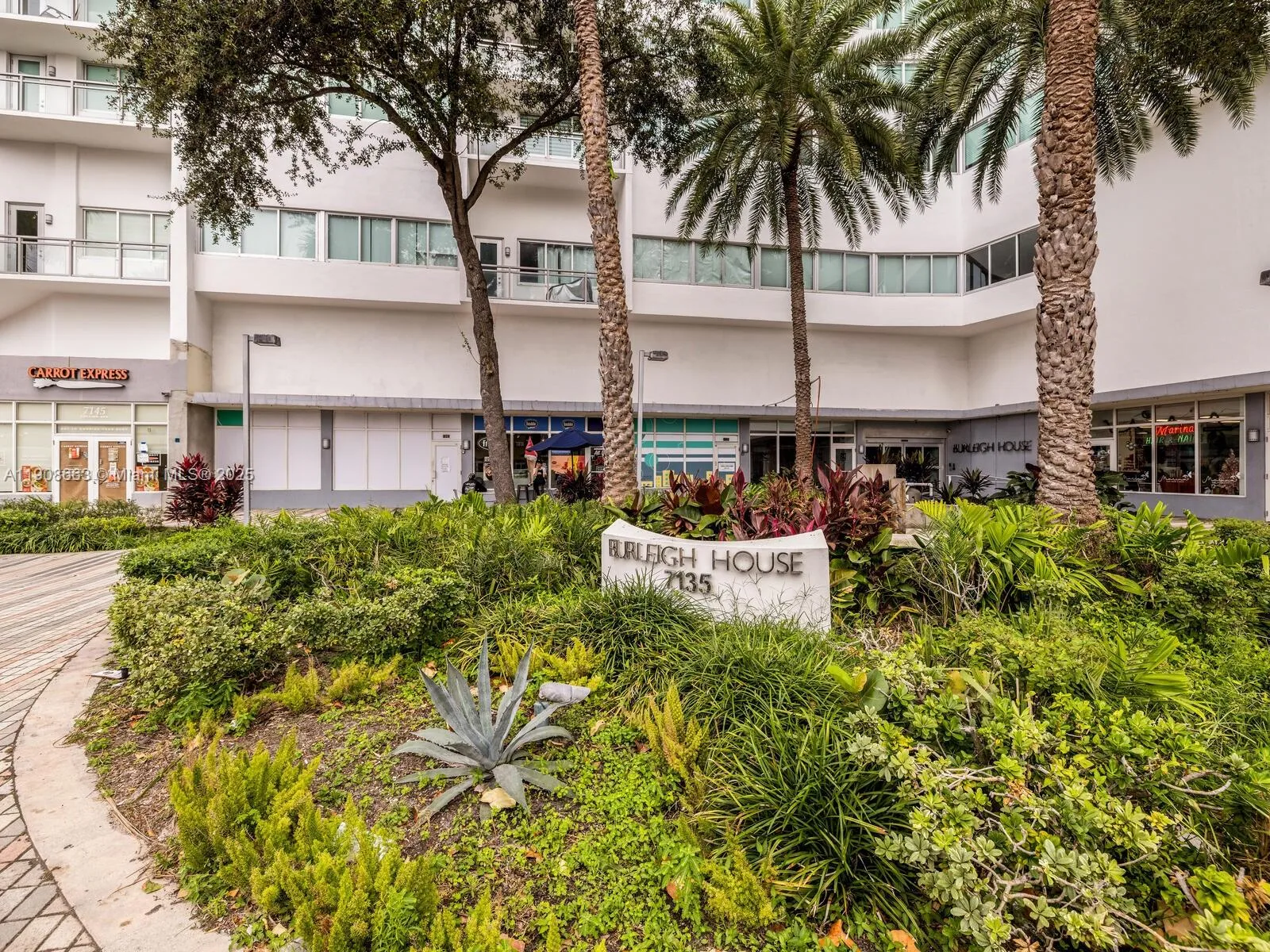 7135 Collins Ave # 523, Miami Beach, FL 33141 photo 3