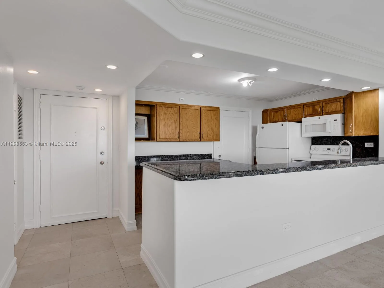7135 Collins Ave # 523, Miami Beach, FL 33141 photo 5