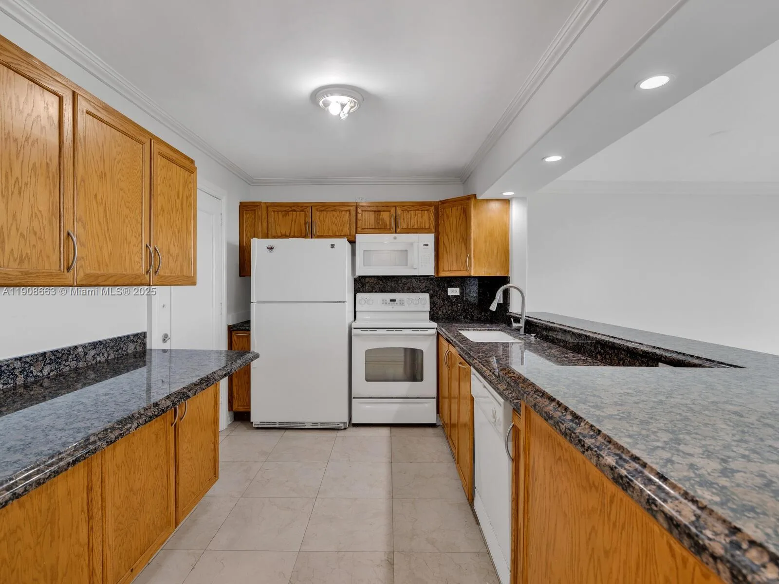 7135 Collins Ave # 523, Miami Beach, FL 33141 photo 6
