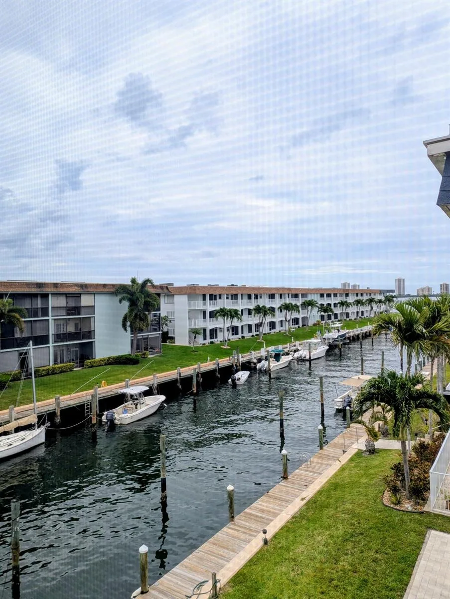 131 Doolen Court # 303, North Palm Beach, FL 33408