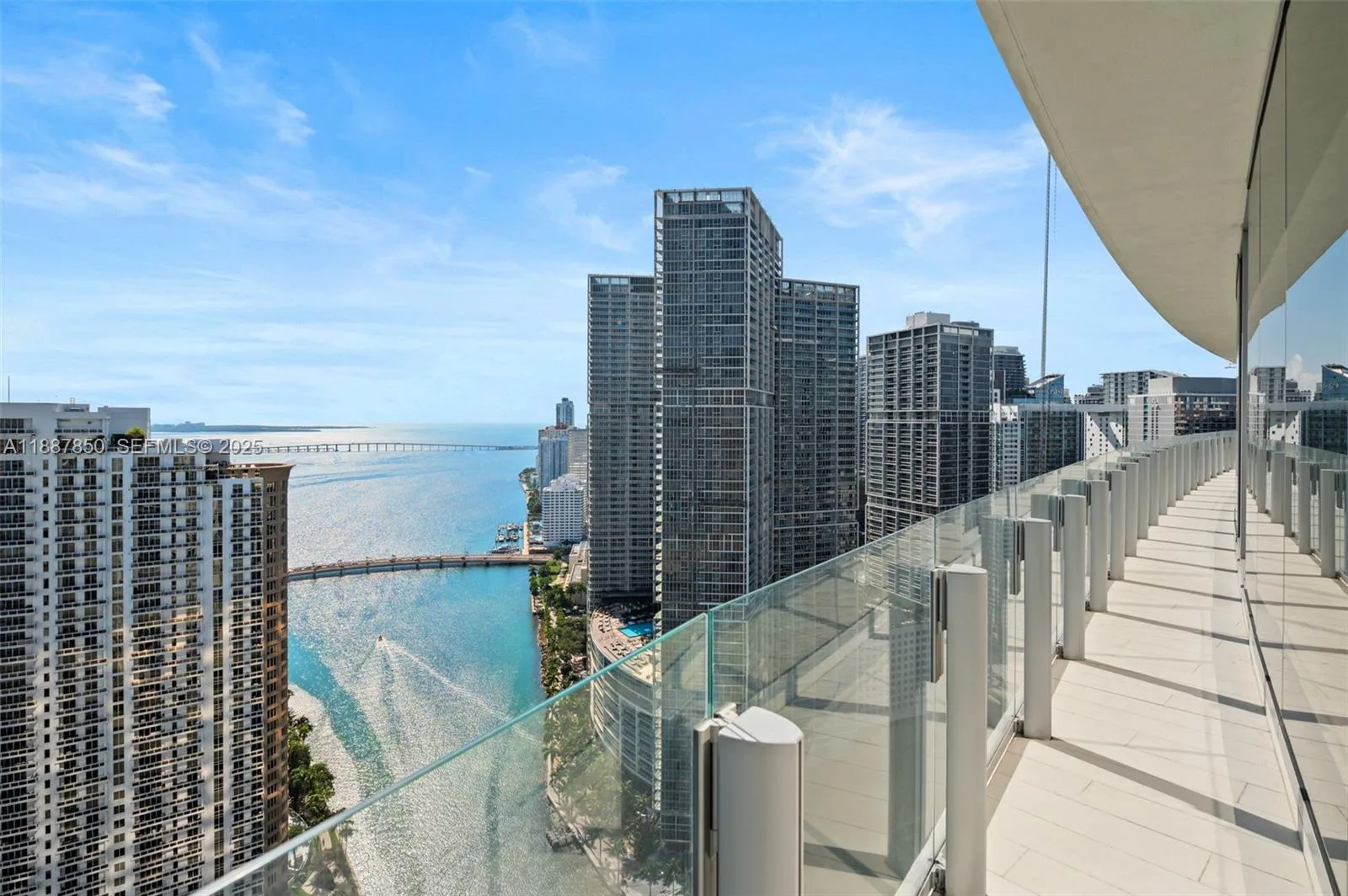 300 Biscayne Blvd Way # 3701, Miami, FL 33131 photo 2
